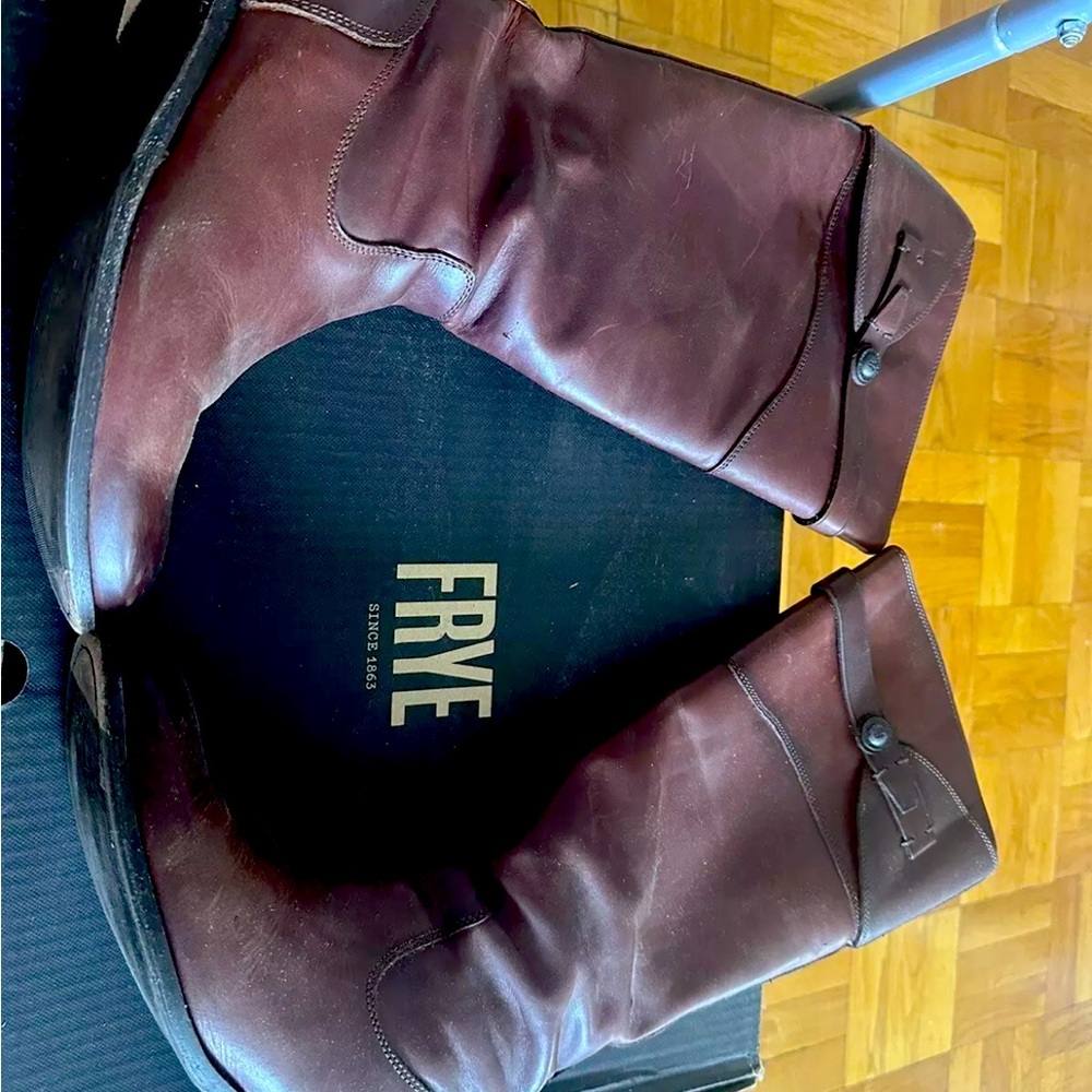 Frye Boots size 10 Melissa Button